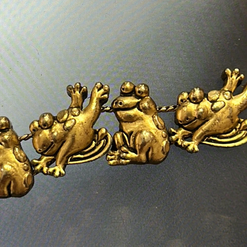 Crazy Frog Bracelet! Gold tone - Picture 9 of 11
